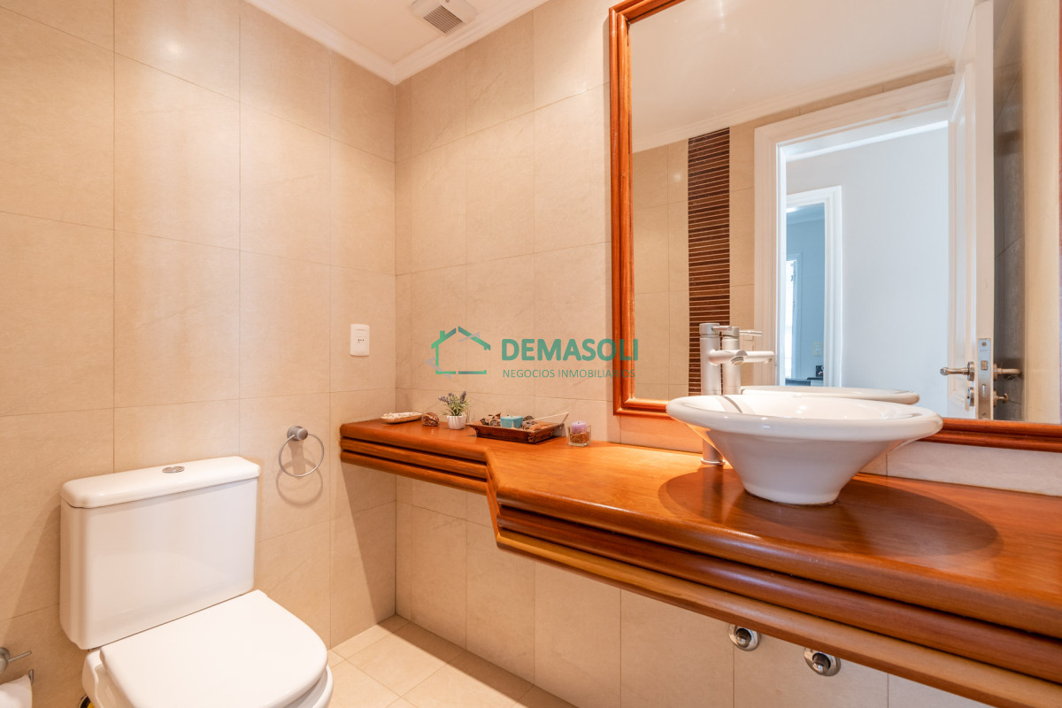 Apartamento ID.829 - Moderno Apartamento de 3 Dormitorios a Pocas Cuadras del Mar En Venta, Playa Brava