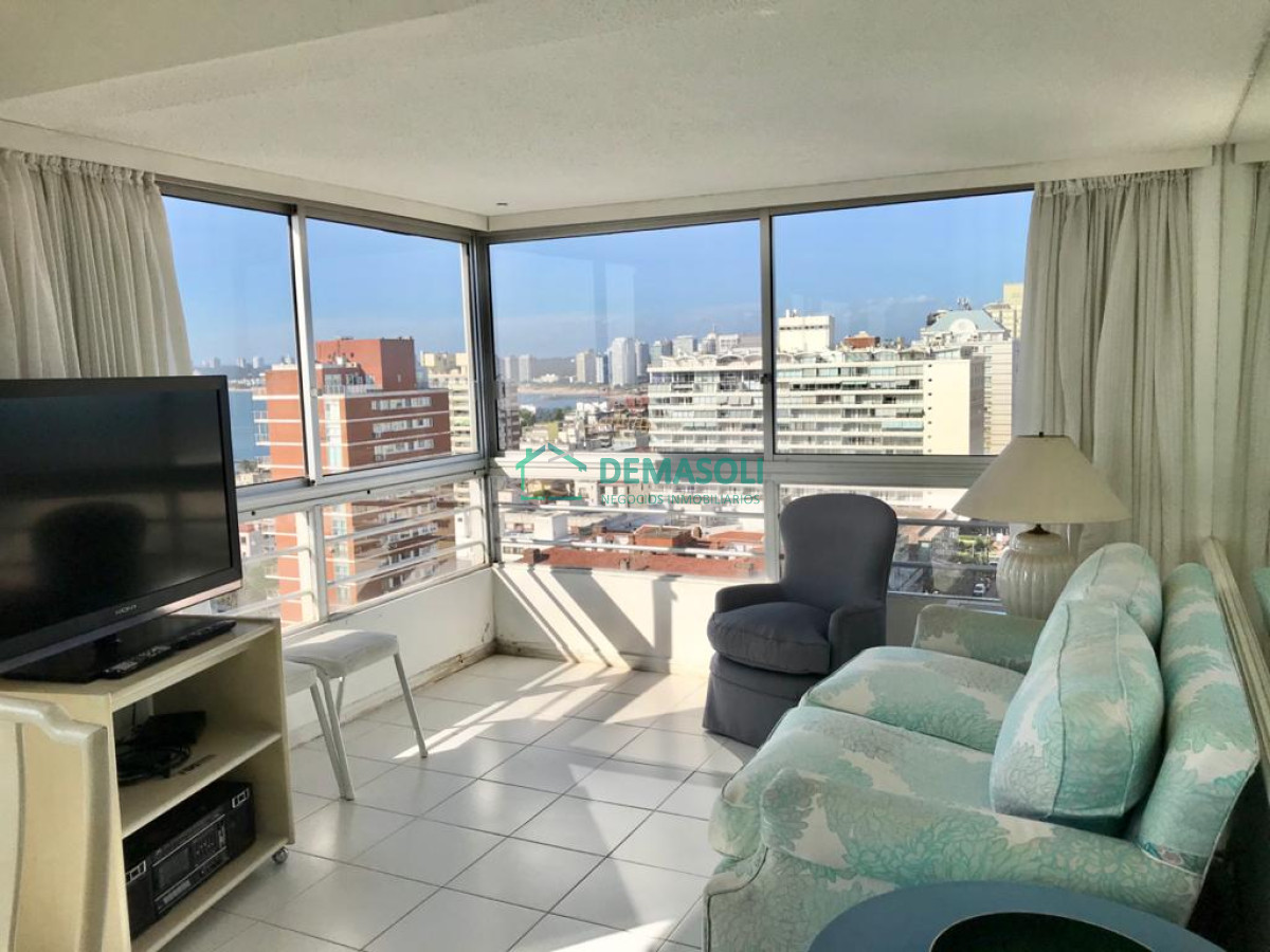 Apartamento ID.957 - Apartamento de 4 Dormitorios con Vista al Mar - Península de Punta del Este, Venta y Alquiler