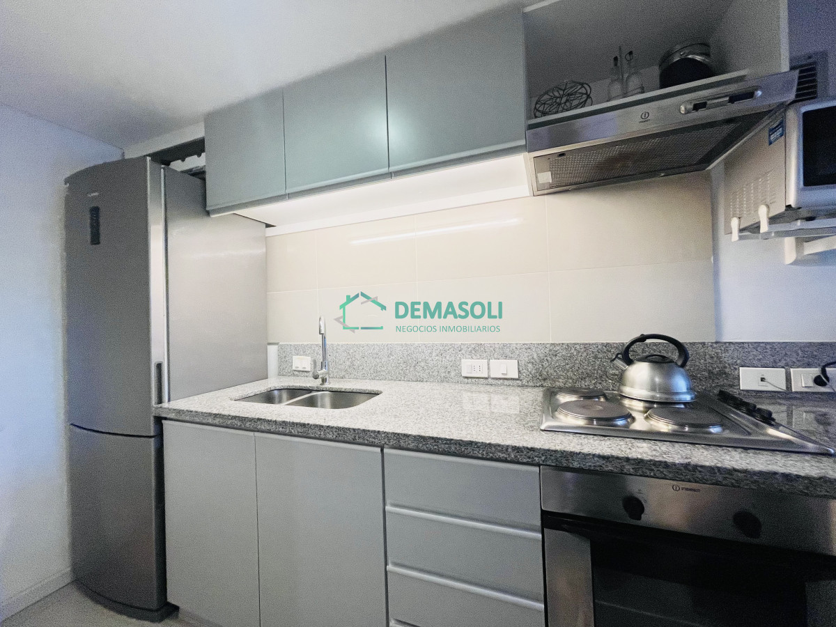 Apartamento ID.1018 - Moderno Apartamento de dos Dormitorios sobre Roosevelt en Venta