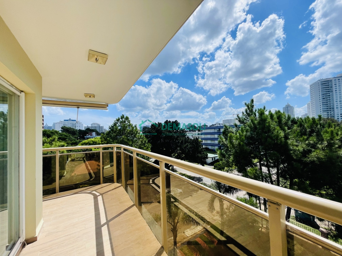 Apartamento ID.775 - Apartamento de 2 Dormitorios en Aidy Grill a Pocos Metros de Playa Brava - Venta