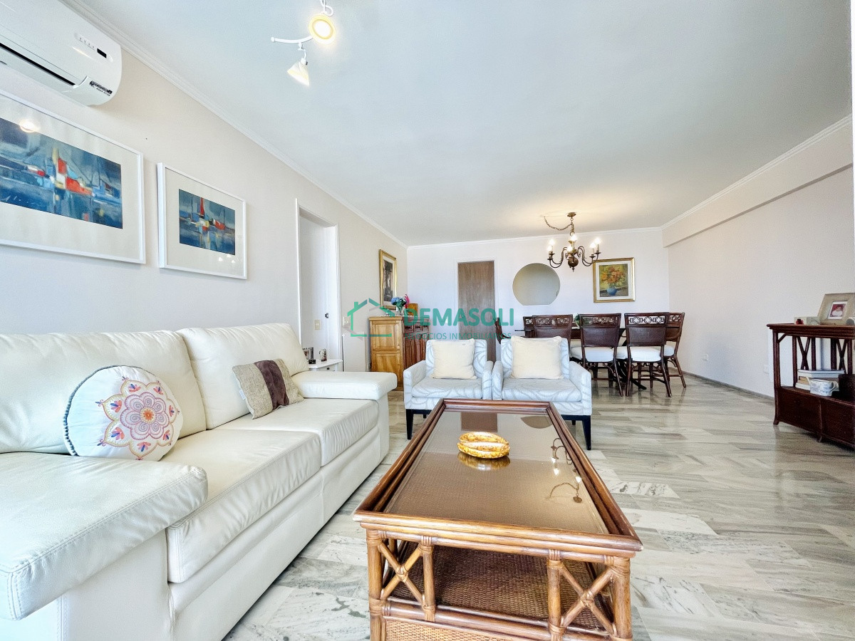 Apartamento ID.650 - Venta de Apartamento de tres Dormitorios en Península - Punta del Este