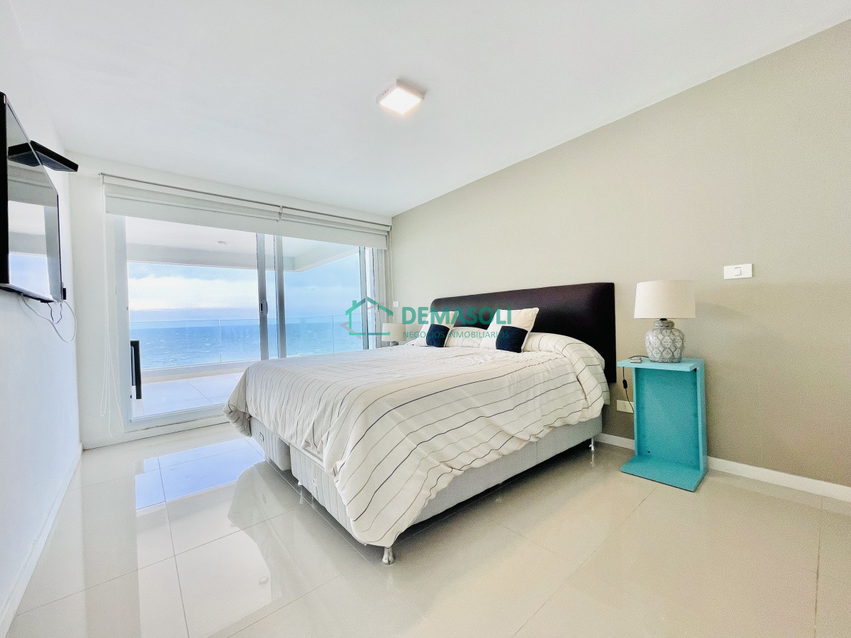 Apartamento ID.763 - Apartamento de 3 Dormitorios y Parrillero Frente al Mar, Playa Mansa