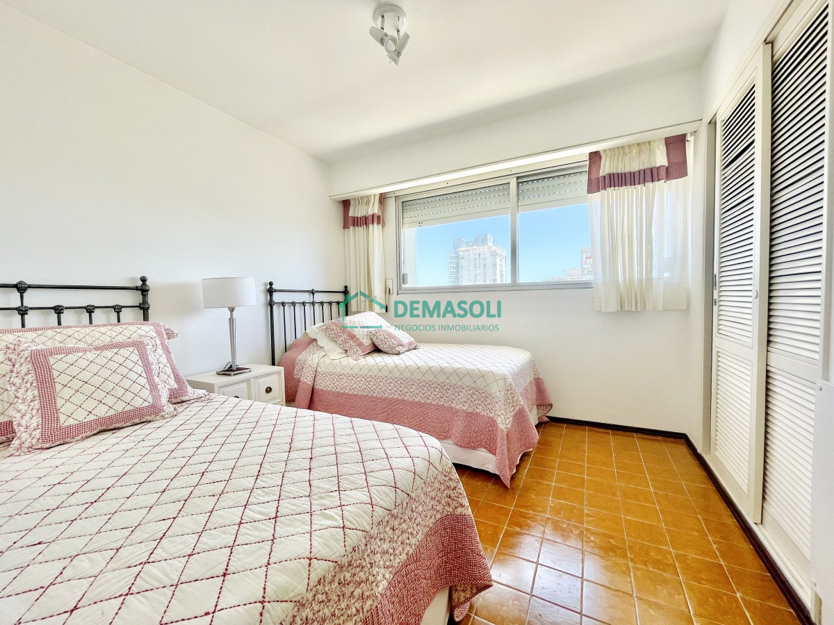 Apartamento ID.650 - Venta de Apartamento de tres Dormitorios en Península - Punta del Este