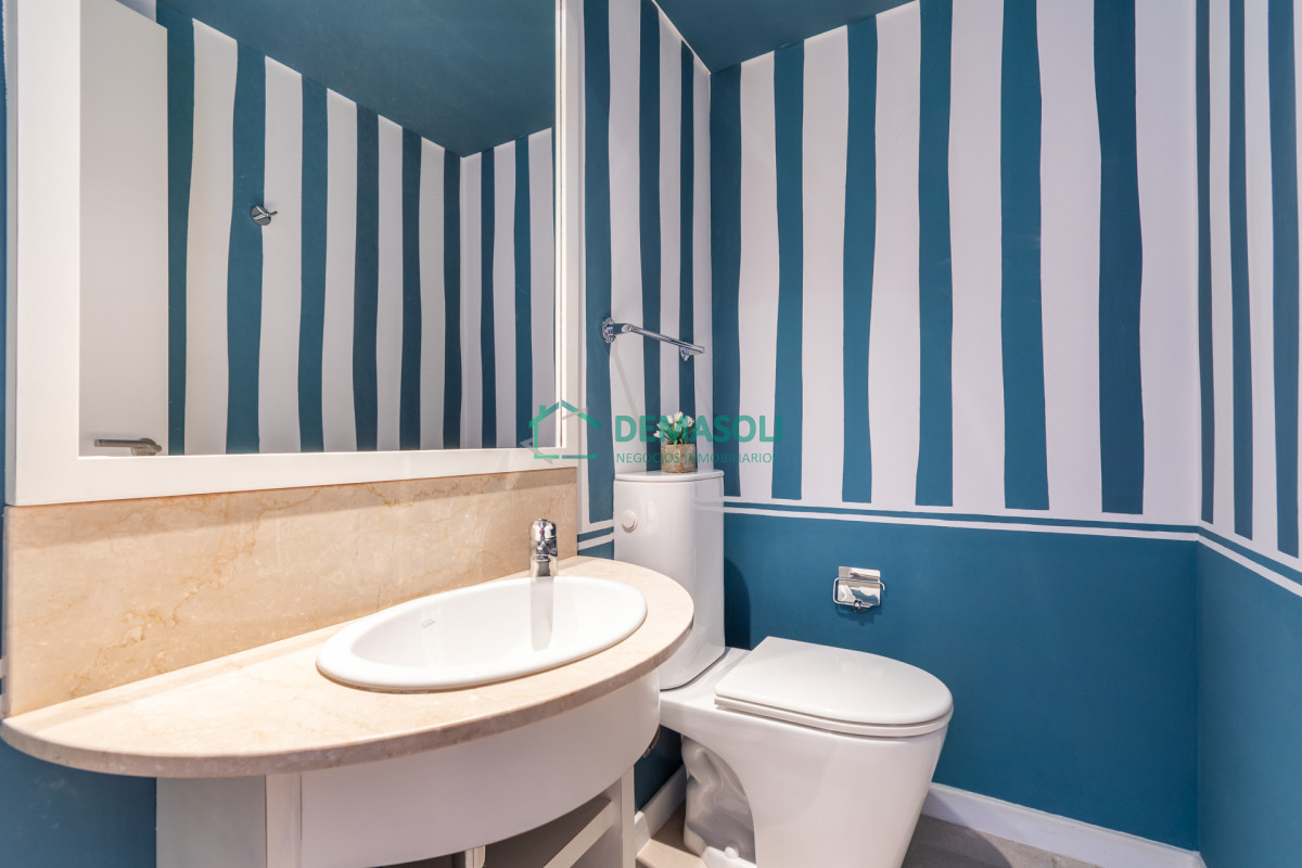 Apartamento ID.312 - Moderno Apartamento sobre playa Brava en torre Le Parc, cuenta con dos dormitorios más dependencia de servicio. Punta del Este