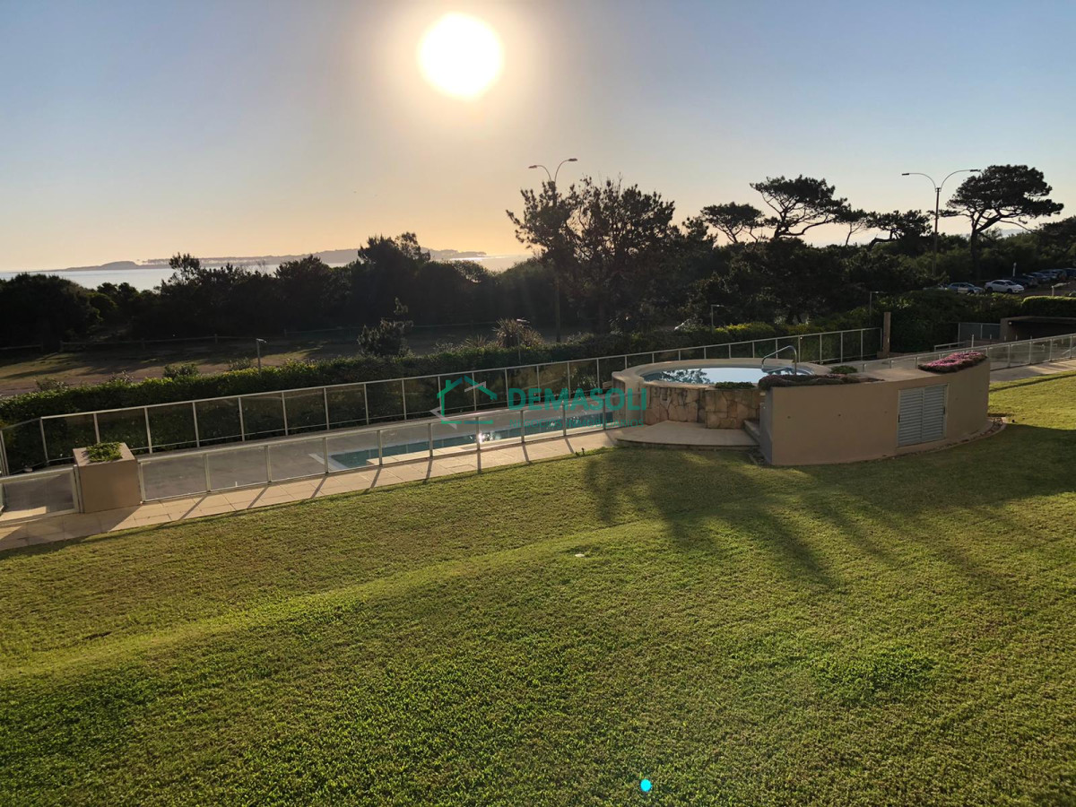 Apartamento ID.776 - Apartamento de 2 Dormitorios Frente a Playa Mansa
