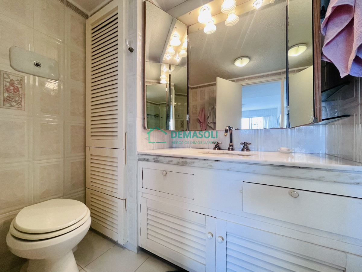 Apartamento ID.957 - Apartamento de 4 Dormitorios con Vista al Mar - Península de Punta del Este, Venta y Alquiler