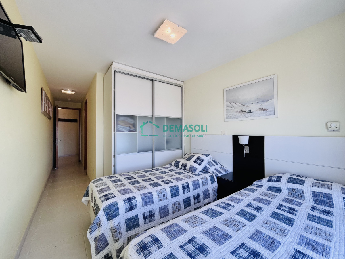 Apartamento ID.1410 - Excelente Apartamento de 2 Dormitorios con Vista al Mar, Playa Mansa