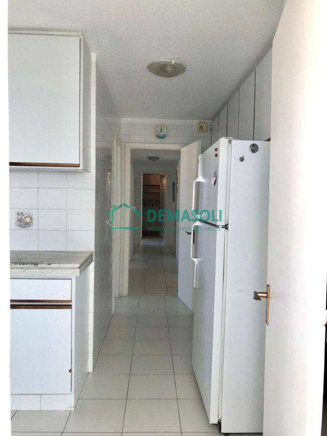 Apartamento ID.957 - Apartamento de 4 Dormitorios con Vista al Mar - Península de Punta del Este, Venta y Alquiler