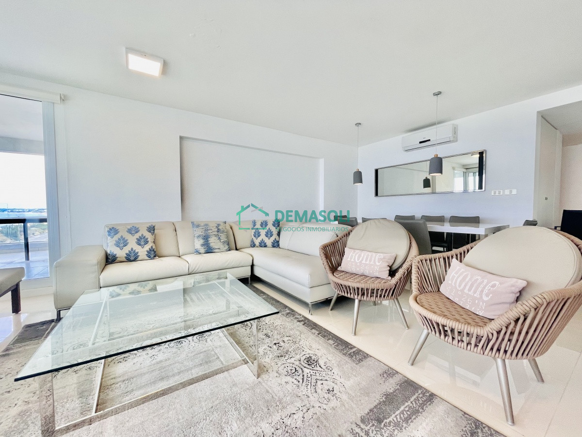 Apartamento ID.763 - Apartamento de 3 Dormitorios y Parrillero Frente al Mar, Playa Mansa