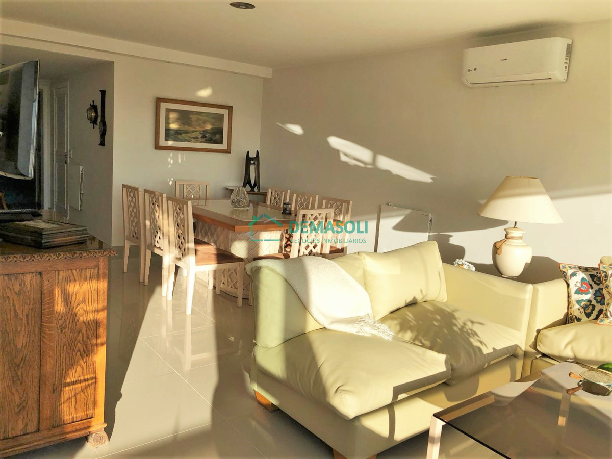 Apartamento ID.776 - Apartamento de 2 Dormitorios Frente a Playa Mansa
