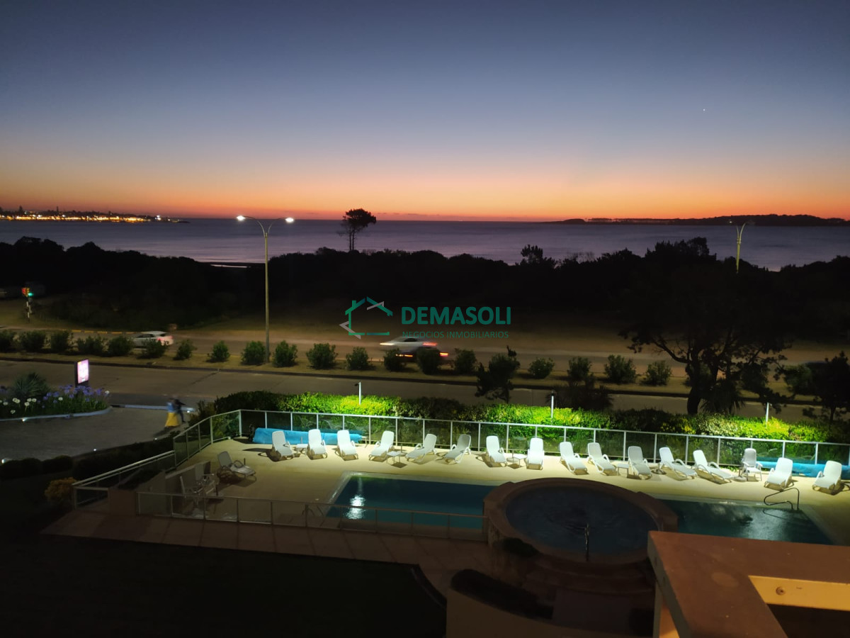 Apartamento ID.776 - Apartamento de 2 Dormitorios Frente a Playa Mansa