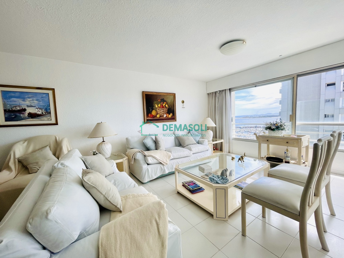 Apartamento ID.957 - Apartamento de 4 Dormitorios con Vista al Mar - Península de Punta del Este, Venta y Alquiler