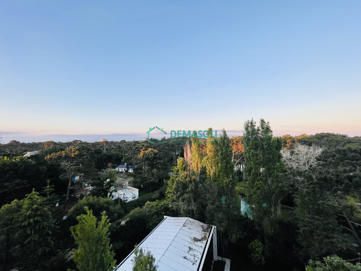 Apartamento ID.1018 - Moderno Apartamento de dos Dormitorios sobre Roosevelt en Venta