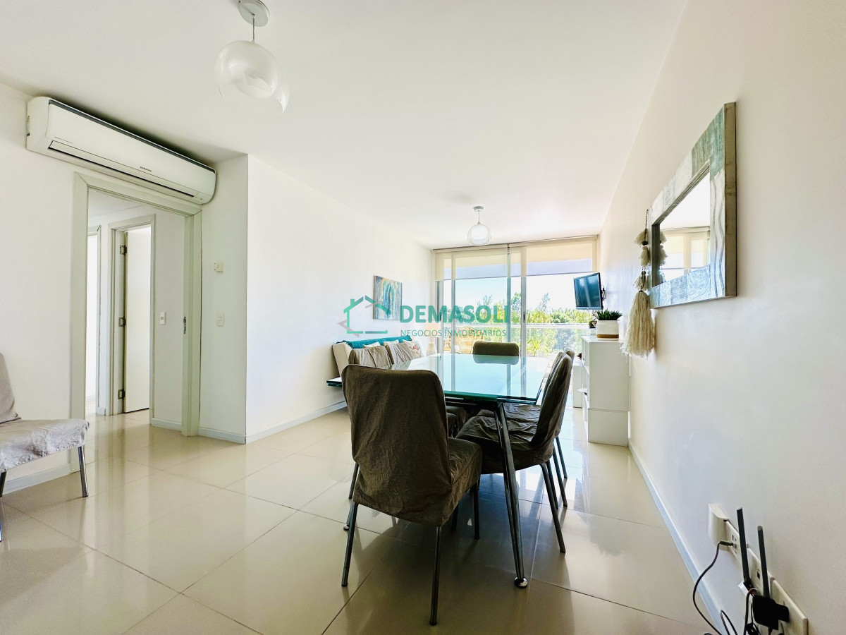 Apartamento ID.1018 - Moderno Apartamento de dos Dormitorios sobre Roosevelt en Venta