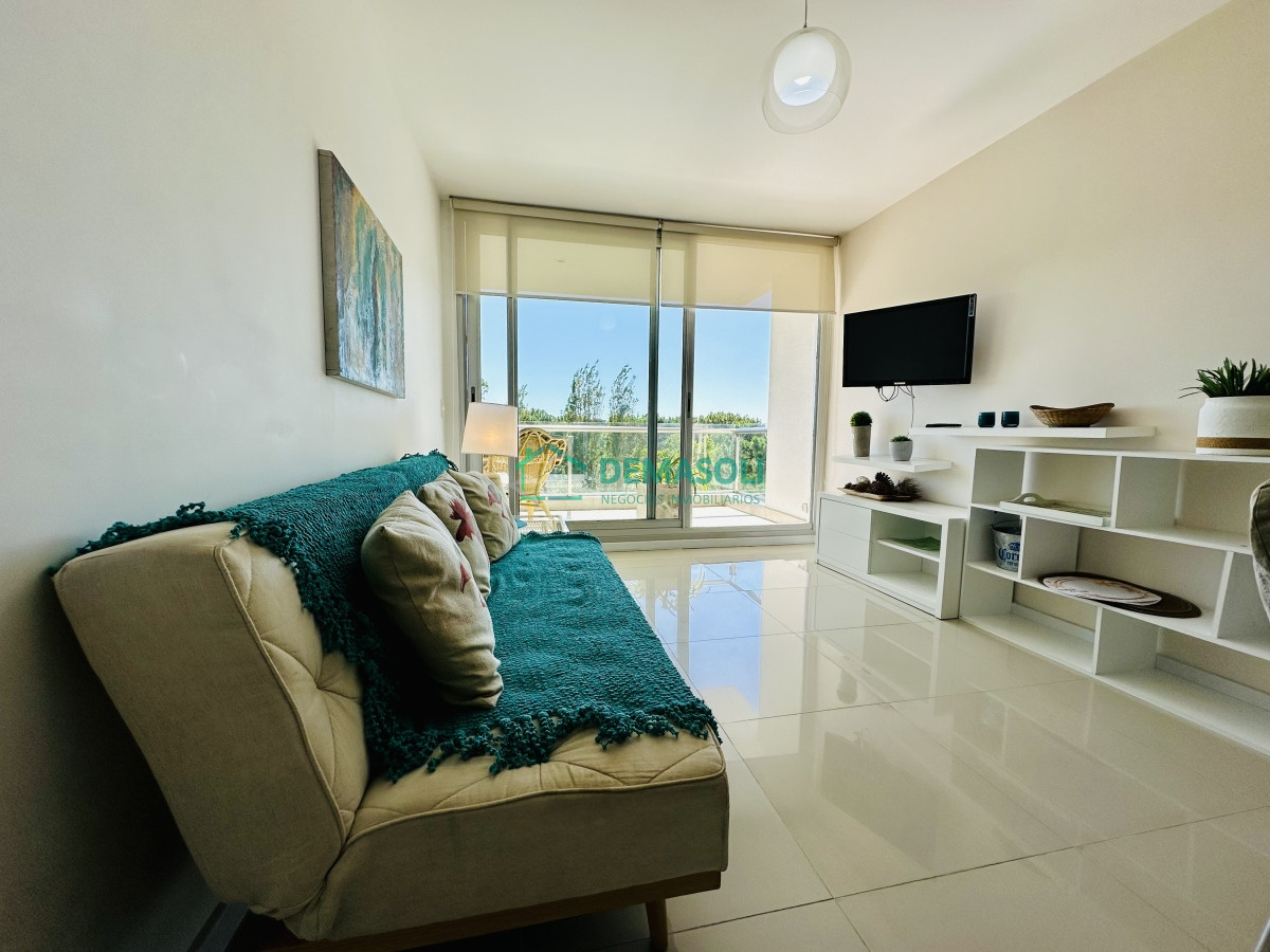 Apartamento ID.1018 - Moderno Apartamento de dos Dormitorios sobre Roosevelt en Venta