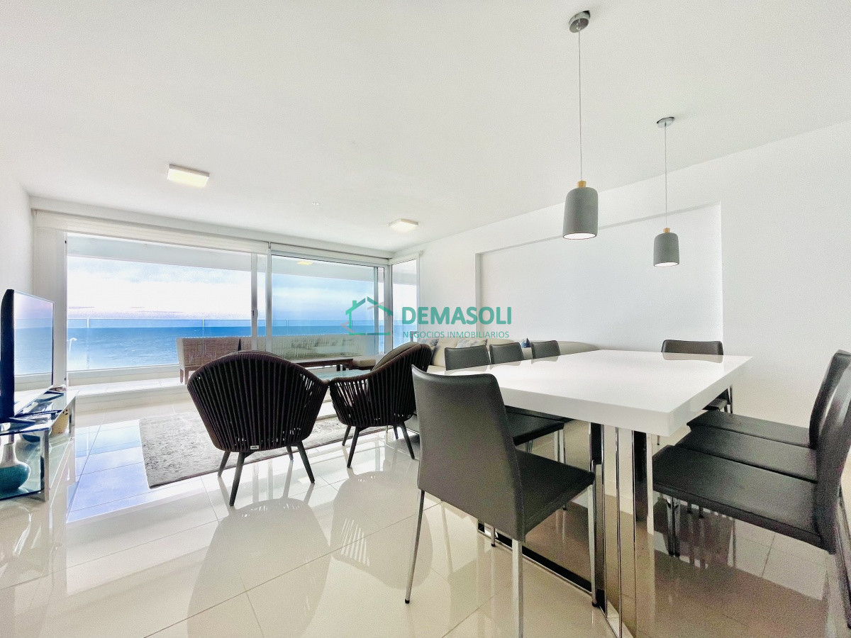 Apartamento ID.763 - Apartamento de 3 Dormitorios y Parrillero Frente al Mar, Playa Mansa