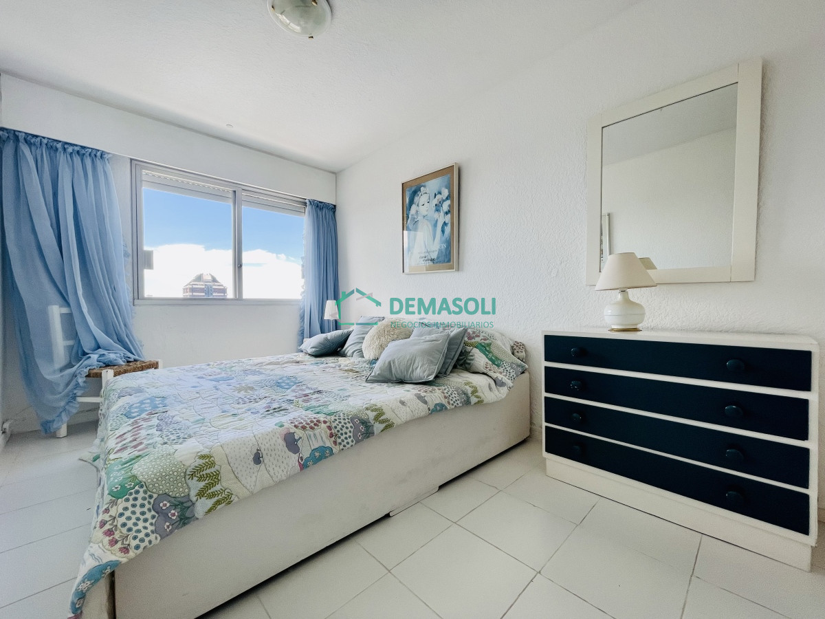Apartamento ID.957 - Apartamento de 4 Dormitorios con Vista al Mar - Península de Punta del Este, Venta y Alquiler