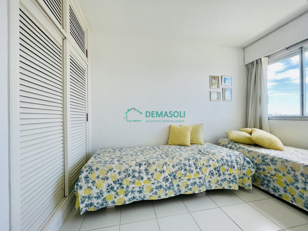 Apartamento ID.957 - Apartamento de 4 Dormitorios con Vista al Mar - Península de Punta del Este, Venta y Alquiler