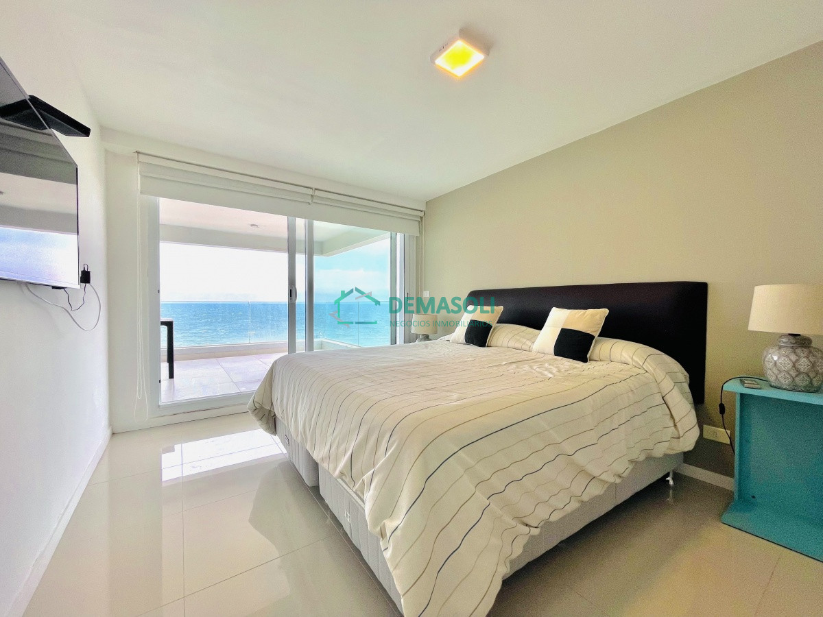 Apartamento ID.763 - Apartamento de 3 Dormitorios y Parrillero Frente al Mar, Playa Mansa