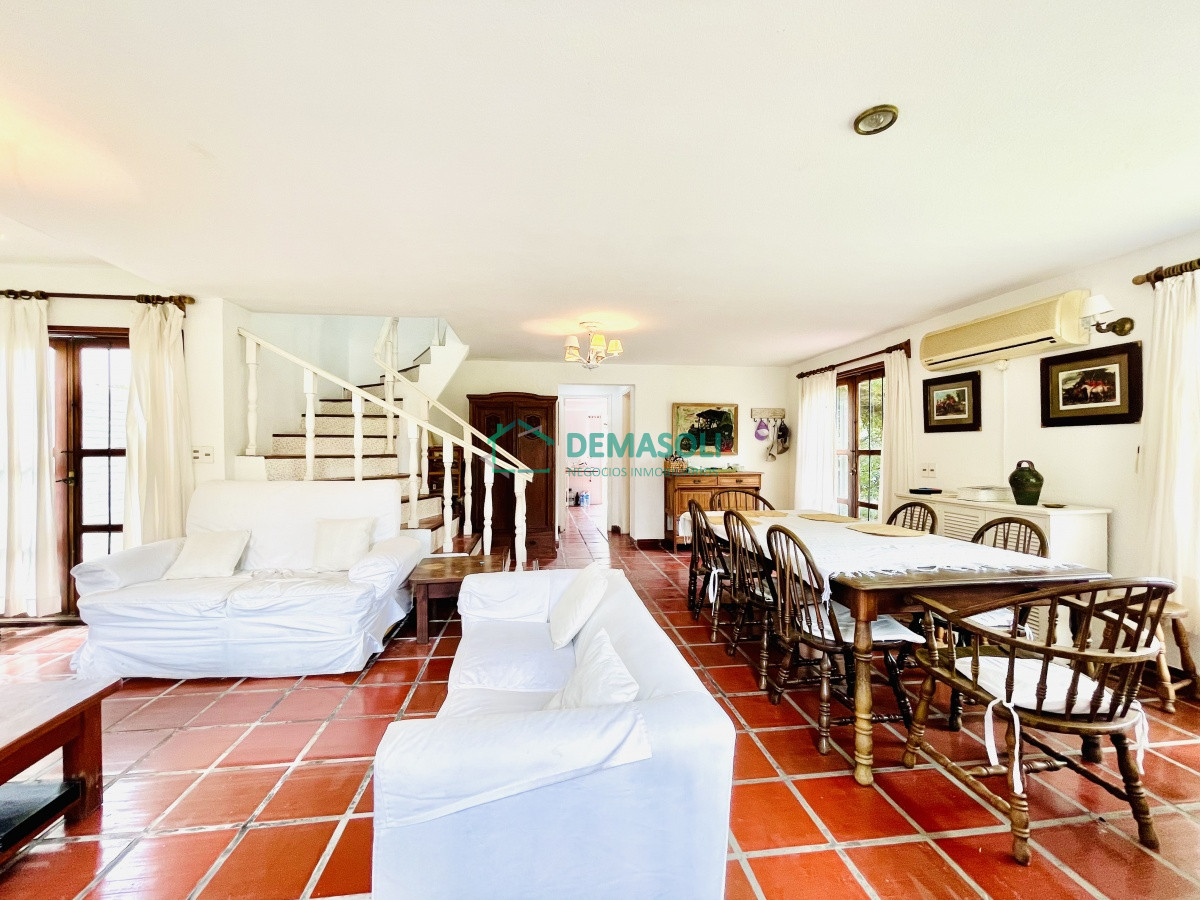 Casa ID.815 - Casa de 4 Dormitorios en La Barra, Punta del Este