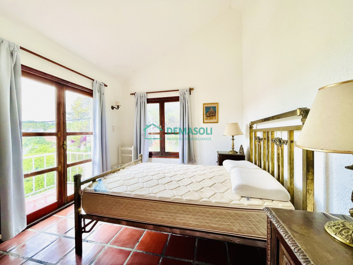 Casa ID.815 - Casa de 4 Dormitorios en La Barra, Punta del Este
