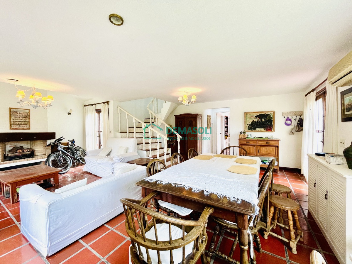 Casa ID.815 - Casa de 4 Dormitorios en La Barra, Punta del Este