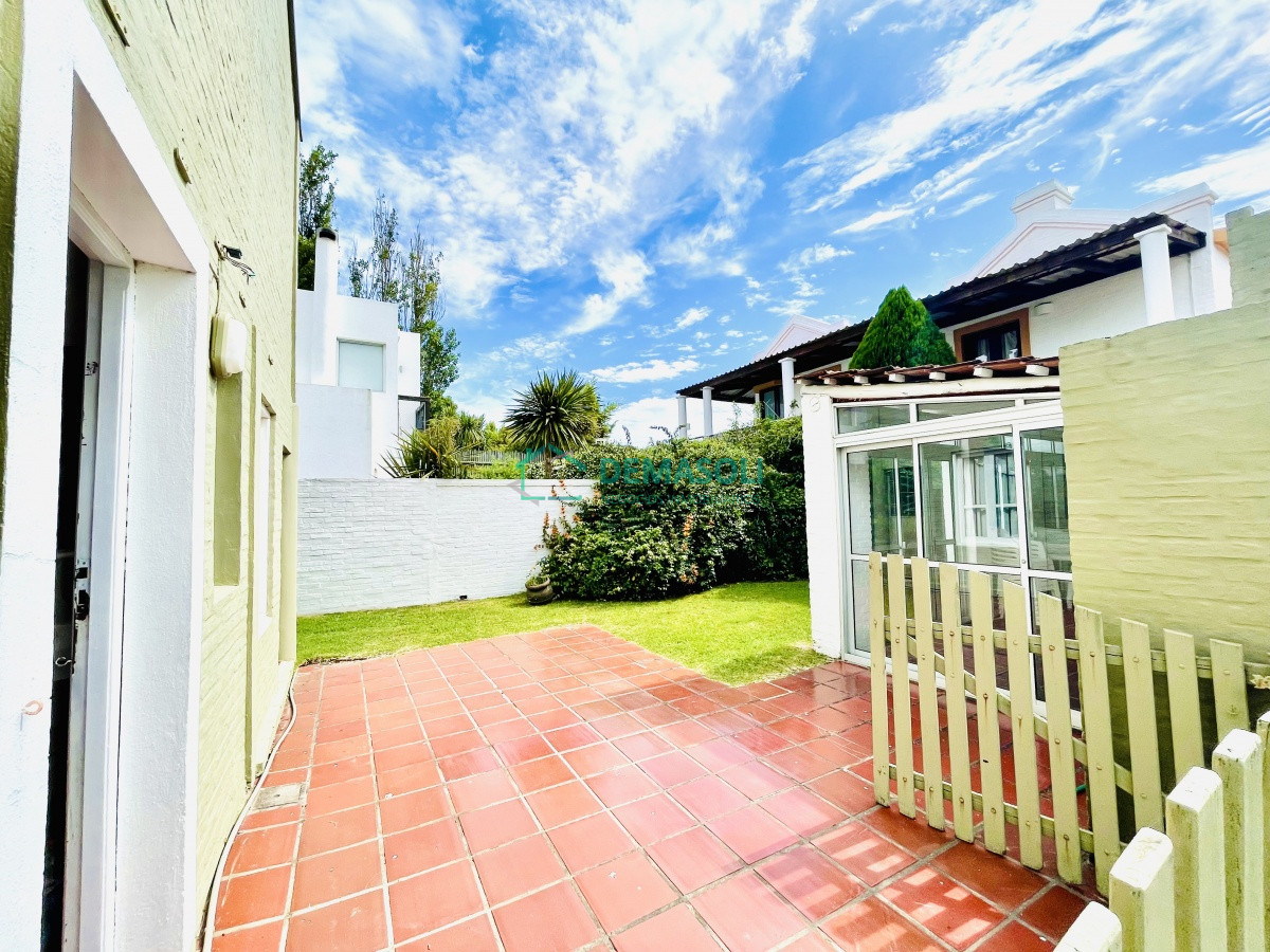 Casa ID.815 - Casa de 4 Dormitorios en La Barra, Punta del Este