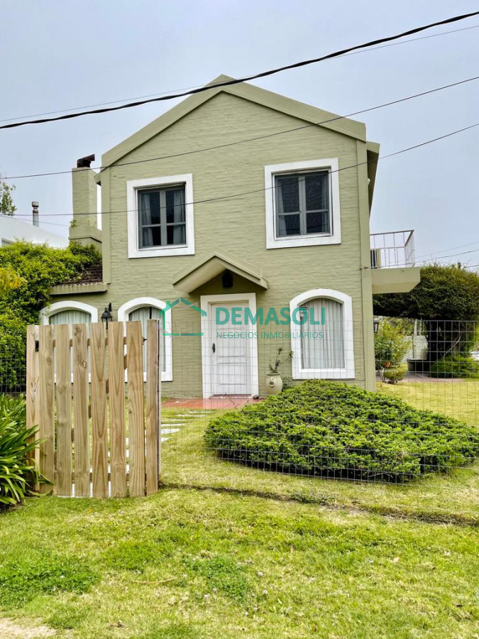 Casa ID.815 - Casa de 4 Dormitorios en La Barra, Punta del Este