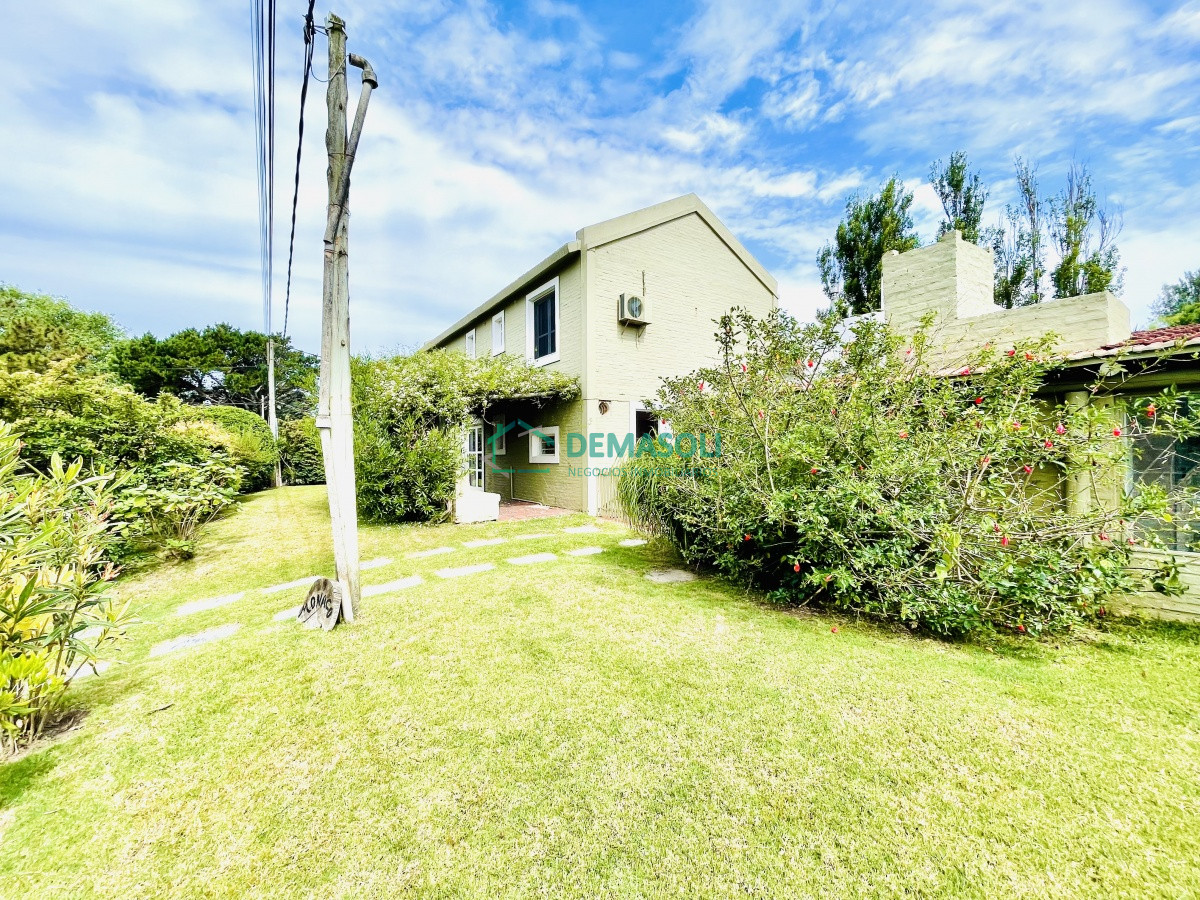 Casa ID.815 - Casa de 4 Dormitorios en La Barra, Punta del Este