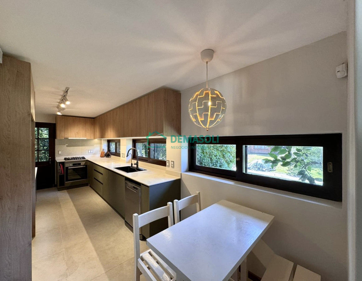 Casa ID.328 - Cómoda Casa de 5 Dormitorios y Piscina en Punta del Este