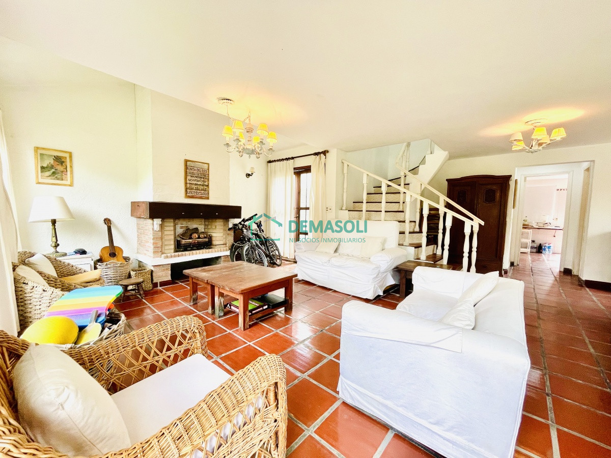 Casa ID.815 - Casa de 4 Dormitorios en La Barra, Punta del Este
