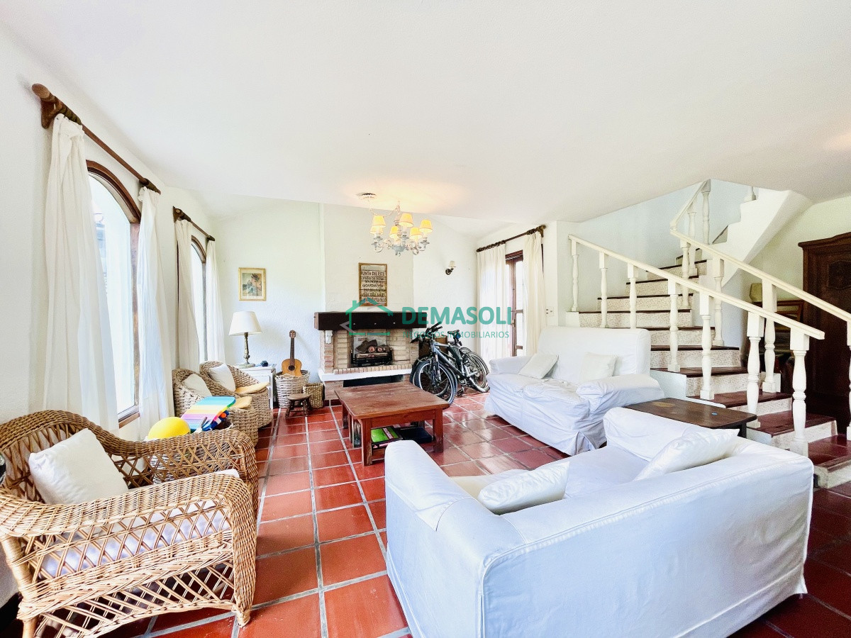 Casa ID.815 - Casa de 4 Dormitorios en La Barra, Punta del Este