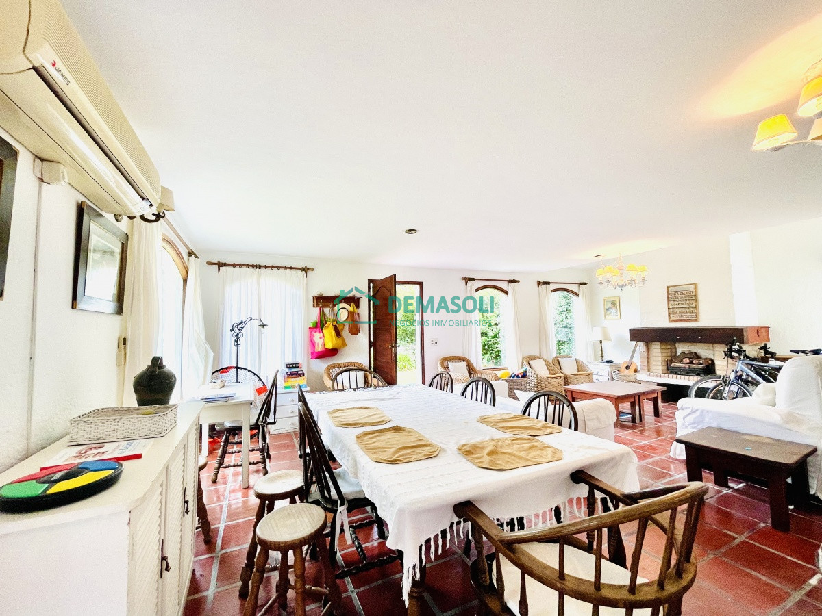 Casa ID.815 - Casa de 4 Dormitorios en La Barra, Punta del Este
