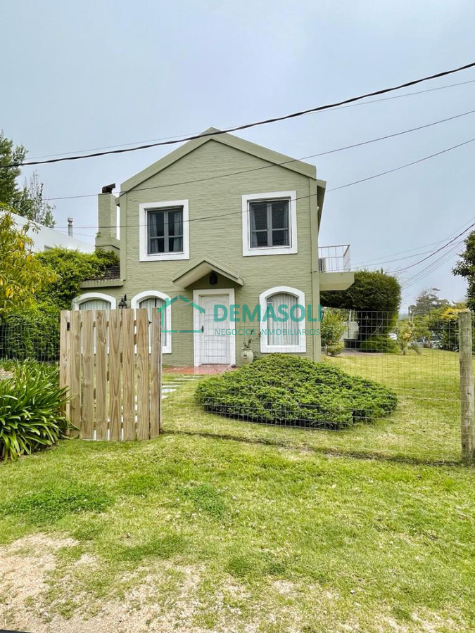 Casa ID.815 - Casa de 4 Dormitorios en La Barra, Punta del Este