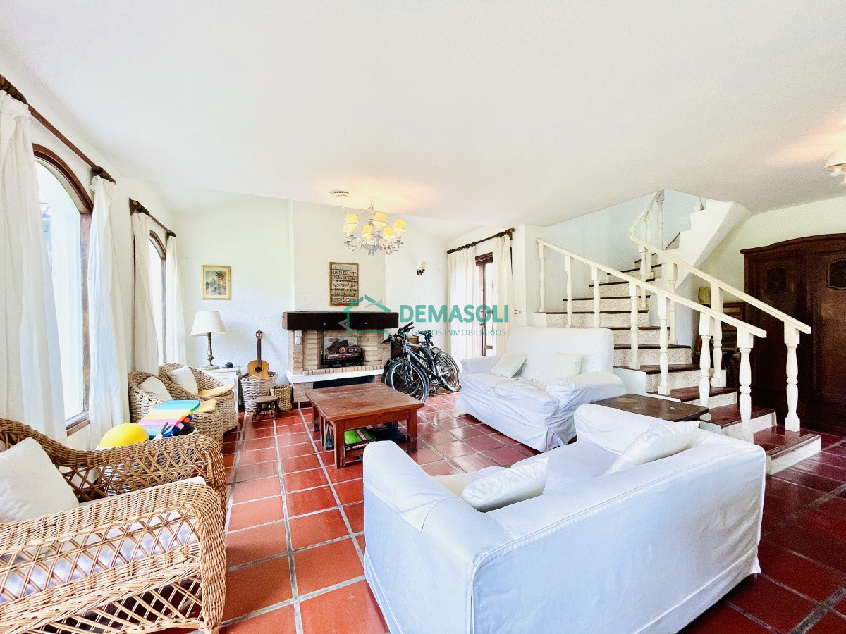 Casa ID.815 - Casa de 4 Dormitorios en La Barra, Punta del Este
