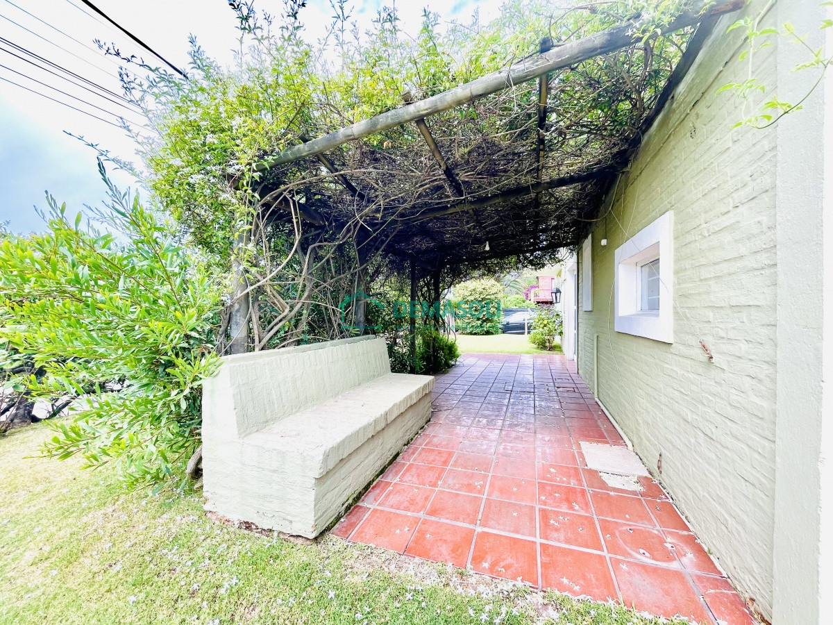 Casa ID.815 - Casa de 4 Dormitorios en La Barra, Punta del Este