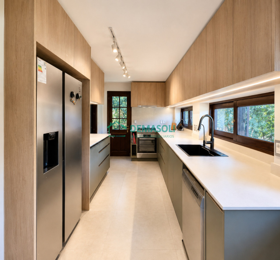 Casa ID.328 - Cómoda Casa de 5 Dormitorios y Piscina en Punta del Este