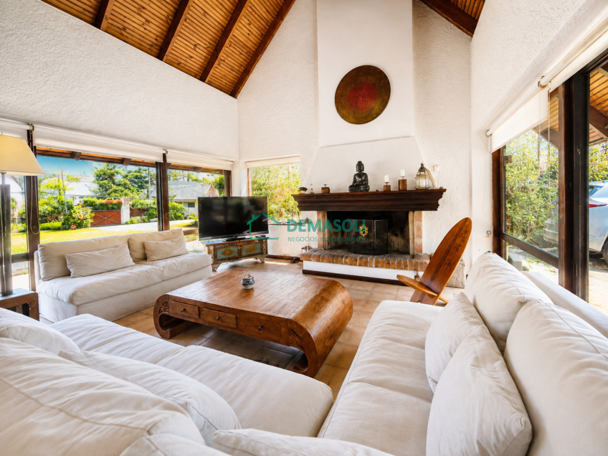 Casa ID.328 - Cómoda Casa de 5 Dormitorios y Piscina en Punta del Este