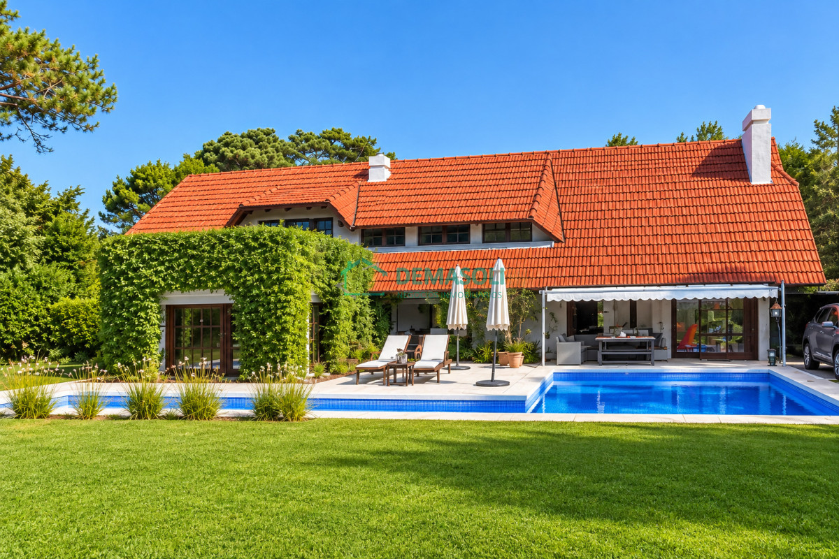 Casa ID.328 - Cómoda Casa de 5 Dormitorios y Piscina en Punta del Este