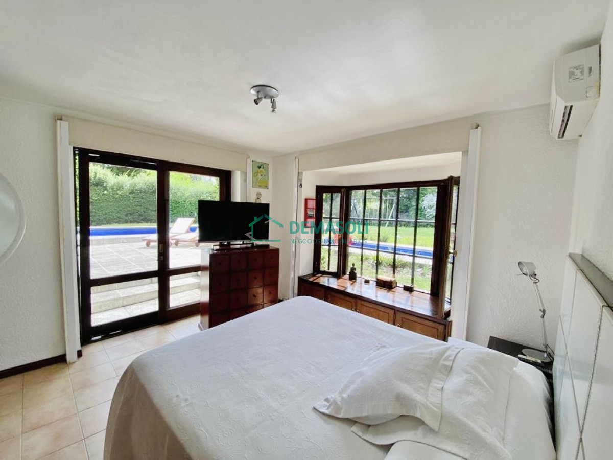 Casa ID.328 - Cómoda Casa de 5 Dormitorios y Piscina en Punta del Este