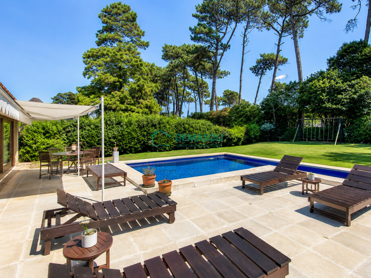 Casa ID.328 - Cómoda Casa de 5 Dormitorios y Piscina en Punta del Este