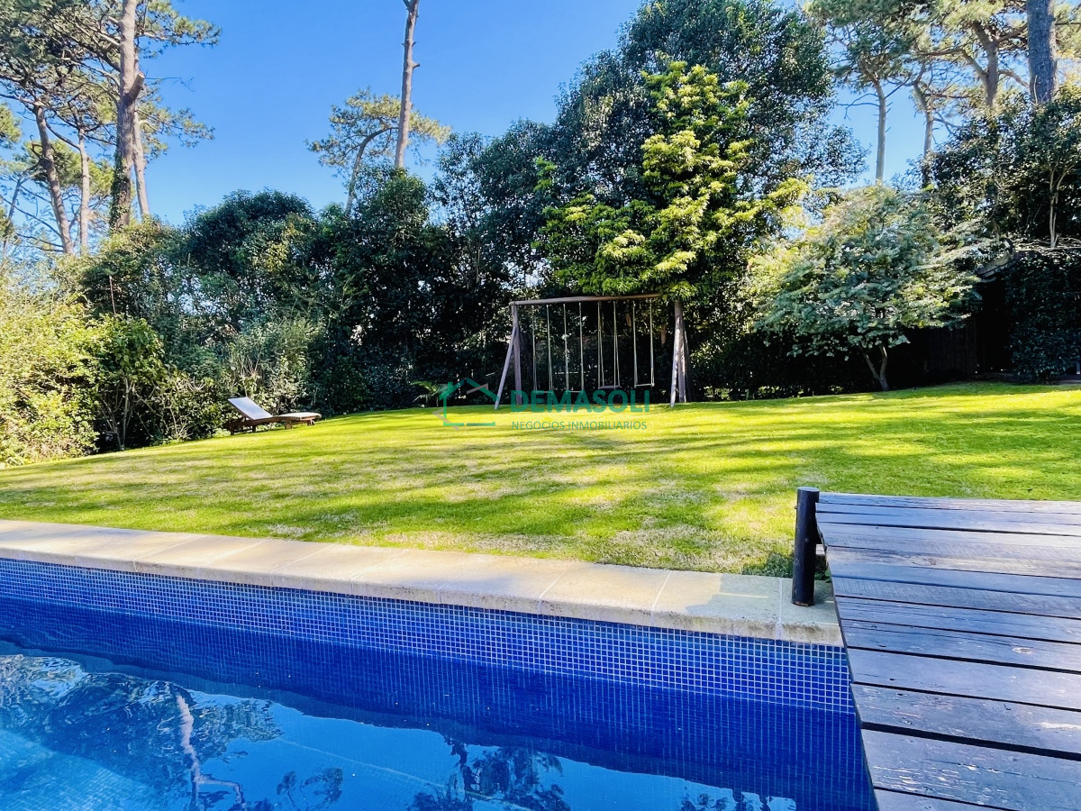 Casa ID.328 - Cómoda Casa de 5 Dormitorios y Piscina en Punta del Este
