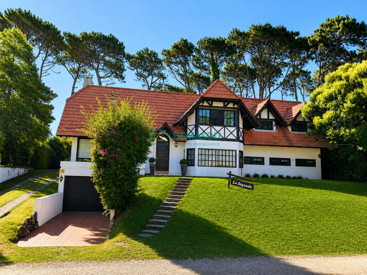 Casa ID.328 - Cómoda Casa de 5 Dormitorios y Piscina en Punta del Este