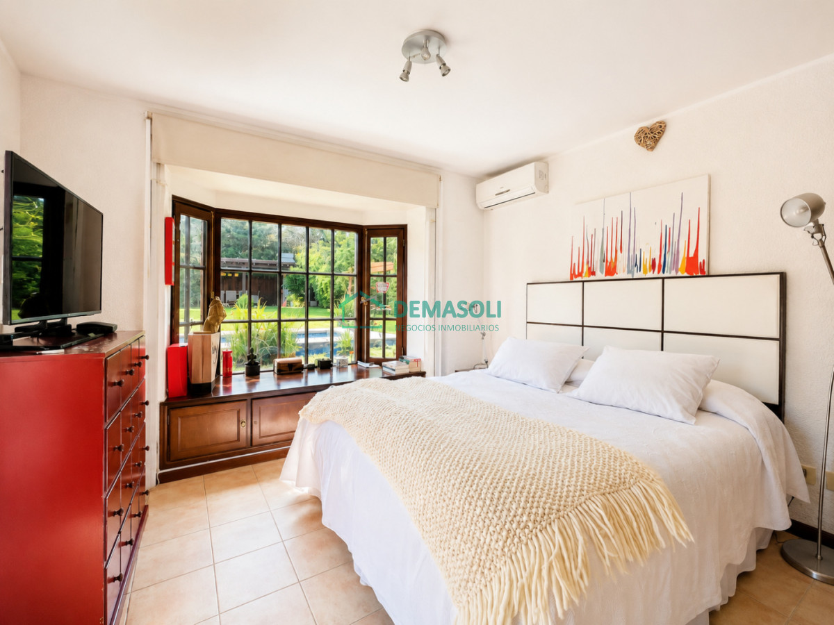 Casa ID.328 - Cómoda Casa de 5 Dormitorios y Piscina en Punta del Este