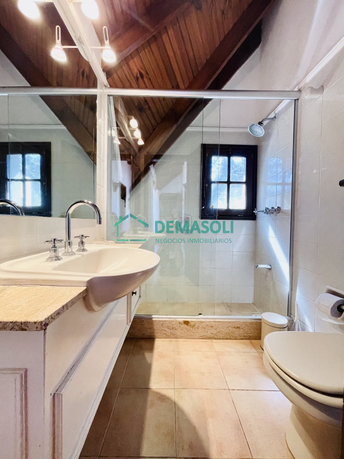 Casa ID.328 - Cómoda Casa de 5 Dormitorios y Piscina en Punta del Este