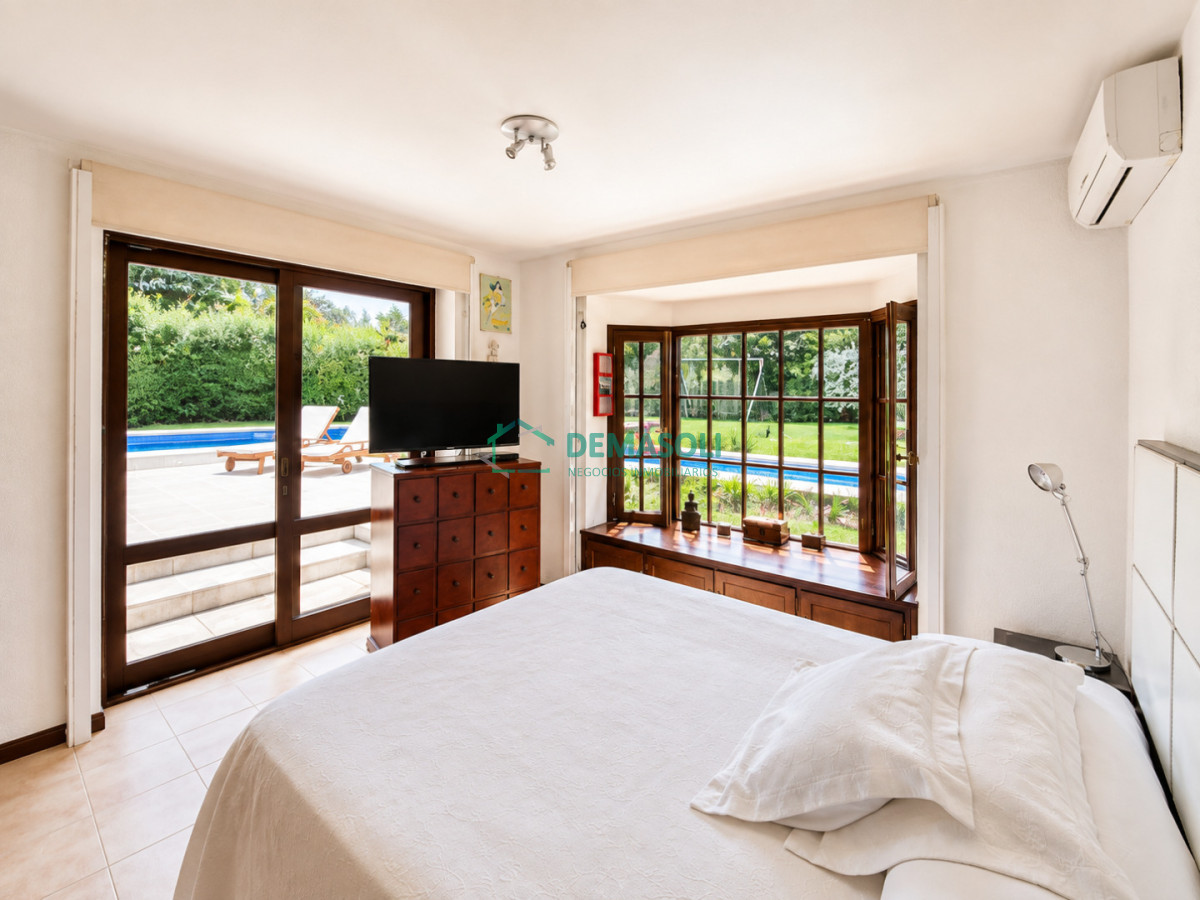 Casa ID.328 - Cómoda Casa de 5 Dormitorios y Piscina en Punta del Este