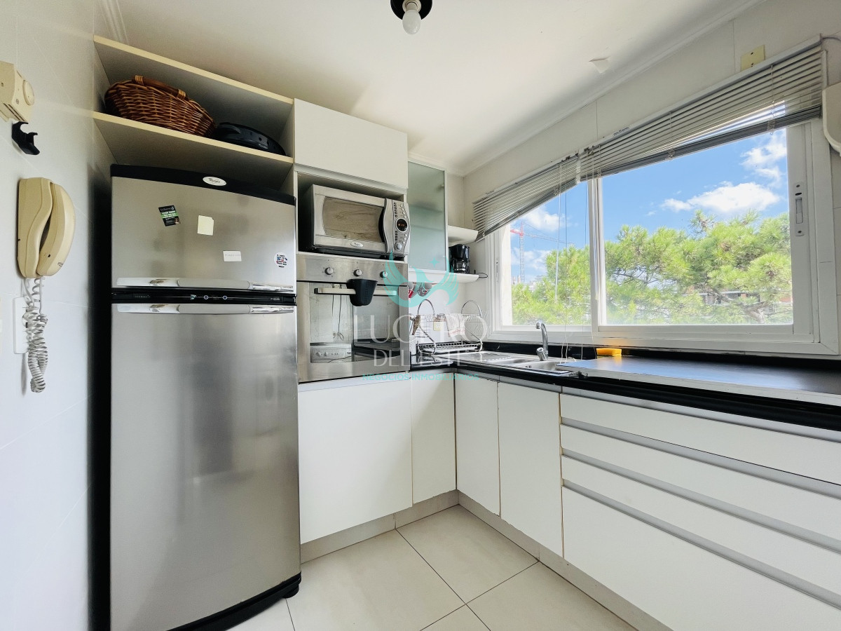 Apartamento ID.543 - Vendo Apartamento de 2 Dormitorios en Aidy Grill a Pocos Metros de Playa Brava - Venta