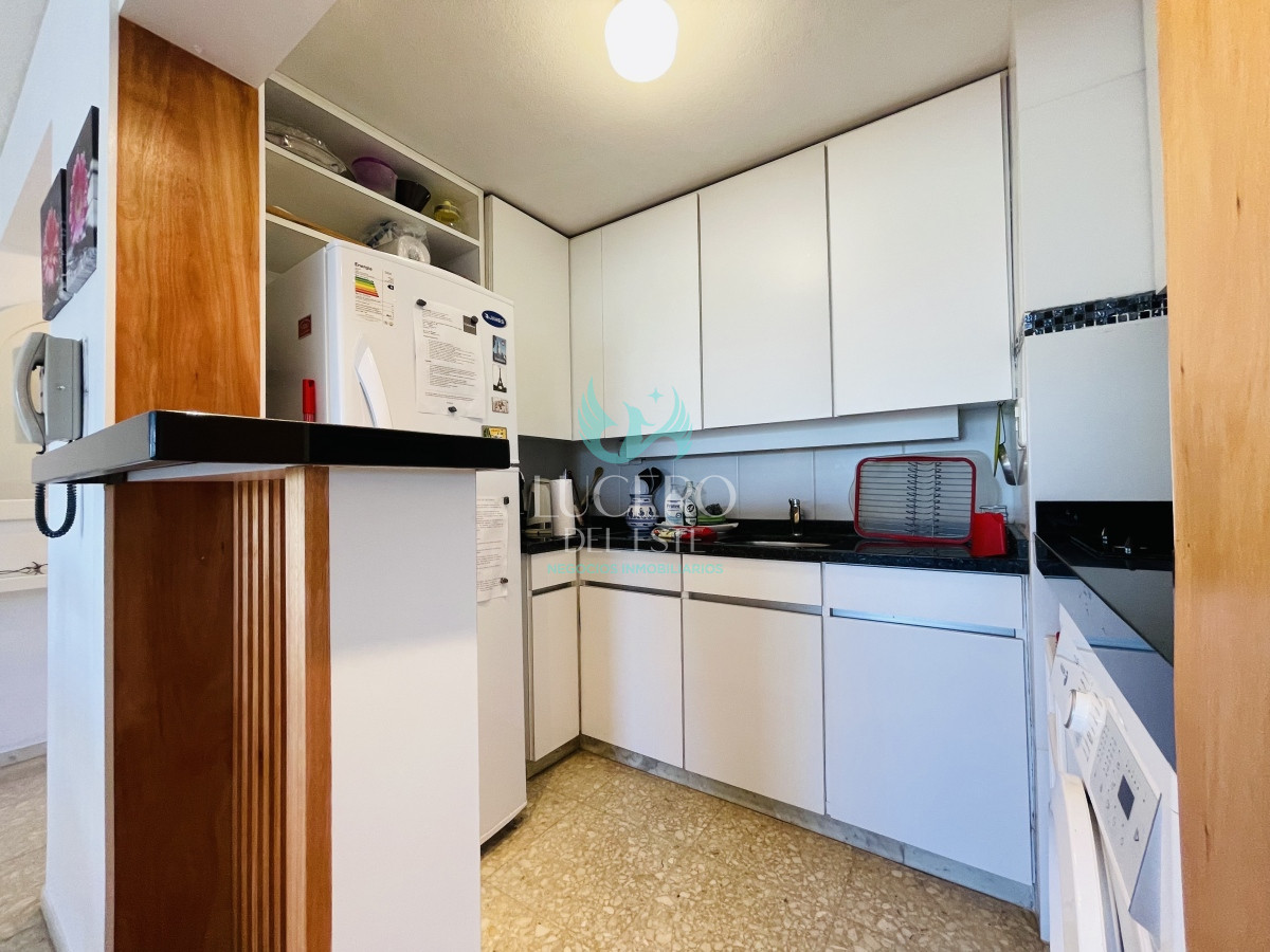 Apartamento ID.677 - Alquiler Anual Apartamento de 1 Dormitorio y Medio en la Península, Punta del Este