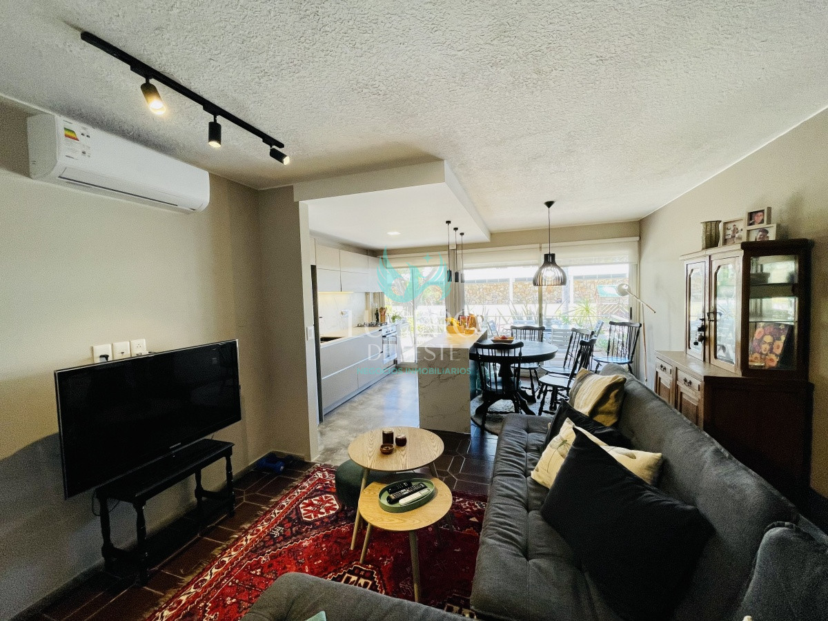 Apartamento ID.788 - Apartamento en Alquiler Anual 2 Dormitorios en Península a pasos del Puerto, Punta del Este