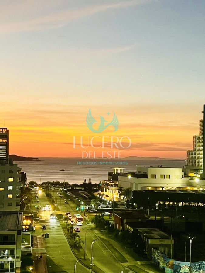 Apartamento ID.1035 - Apartamento de 1 Dormitorio en Torre con Servicios, Cerca del Mar - Alquiler Anual, Punta del Este